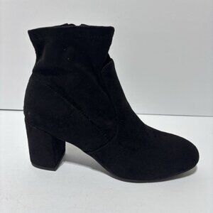 Mari A. Women’s Itsie Black Ankle Booties, Size 9 M